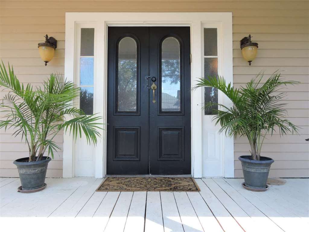 203 East Main Street Pendleton, SC 29670 - Photo 3 of 34