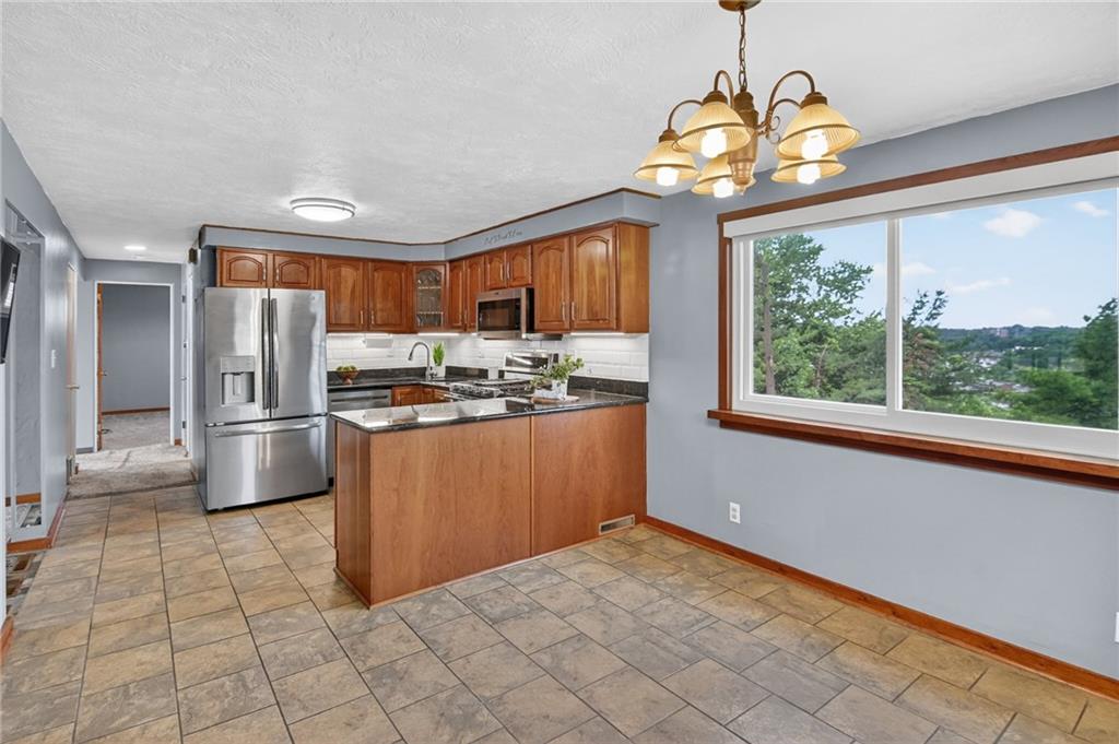 3360 McRoberts Road Pittsburgh, PA 15234 - Photo 7 of 28 Gallery Image 7