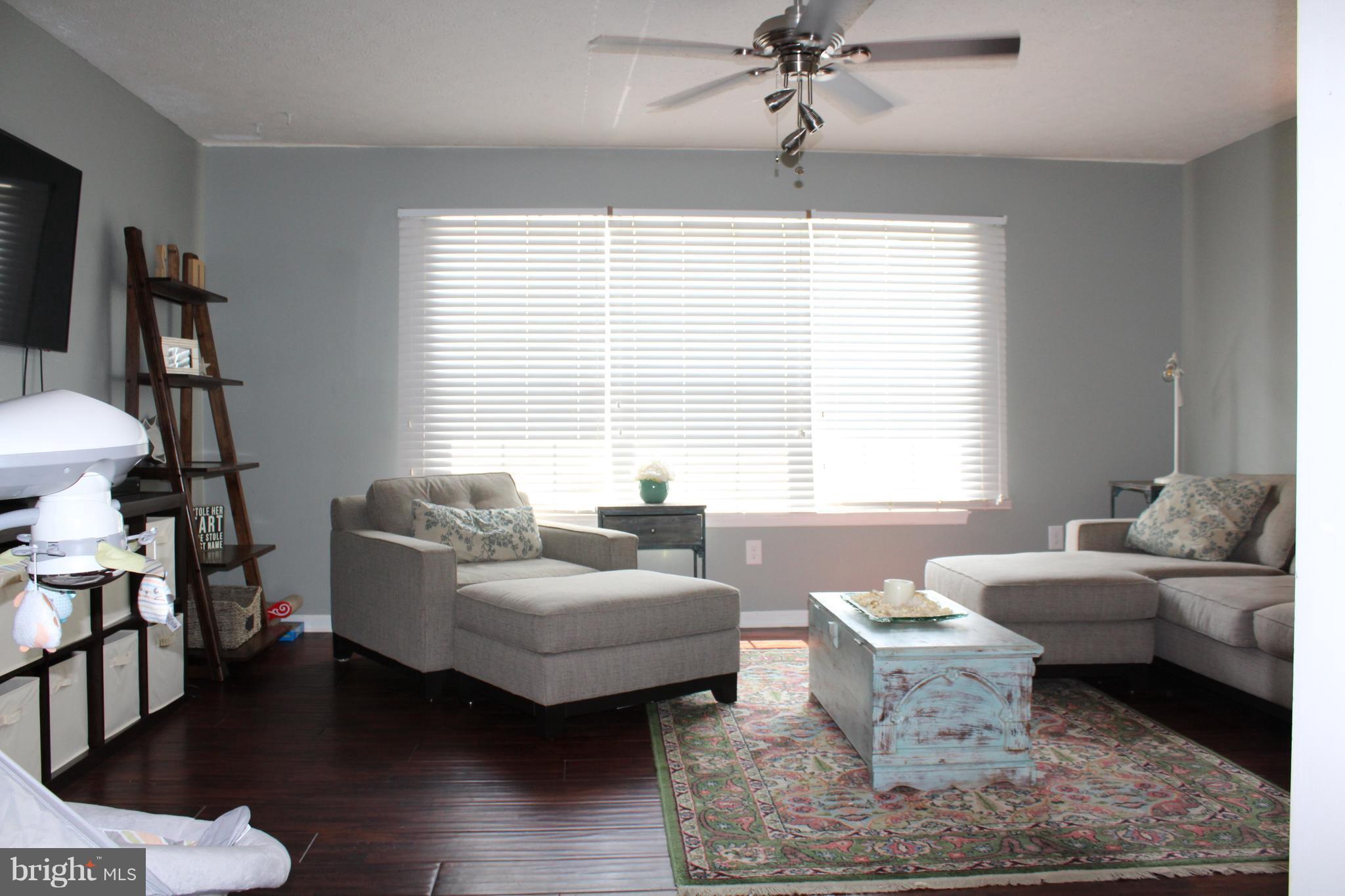 107 Charlton Road Winchester, VA 22602 - Photo 7 of 25 Living Room
