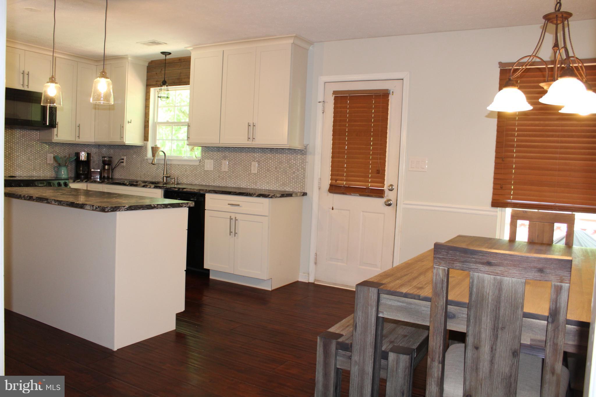 107 Charlton Road Winchester, VA 22602 - Photo 9 of 25 Kitchen