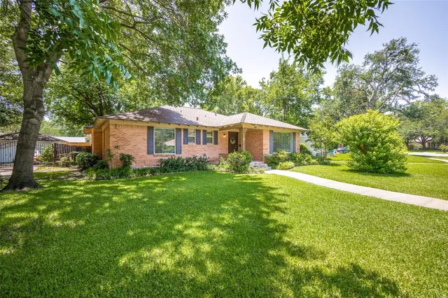 $3,200 | 6530 Danbury Lane, Dallas, TX 75214