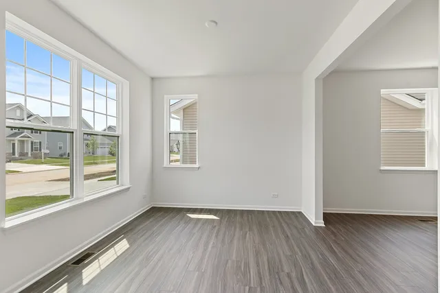 $479,990 | 32012 Savannah Drive, Lakemoor, IL 60051