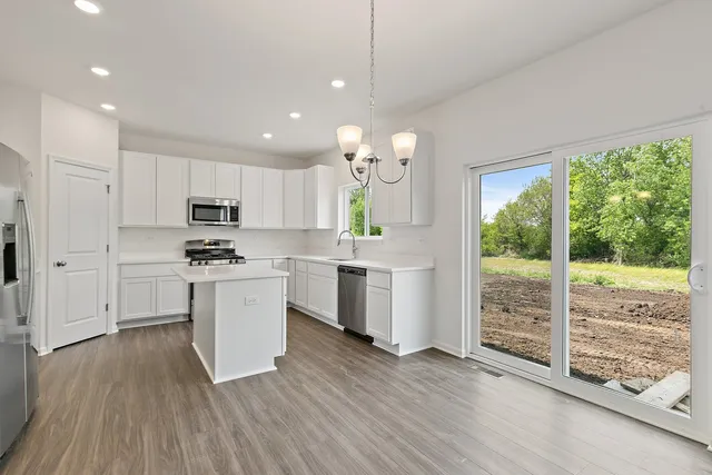 $479,990 | 32012 Savannah Drive, Lakemoor, IL 60051