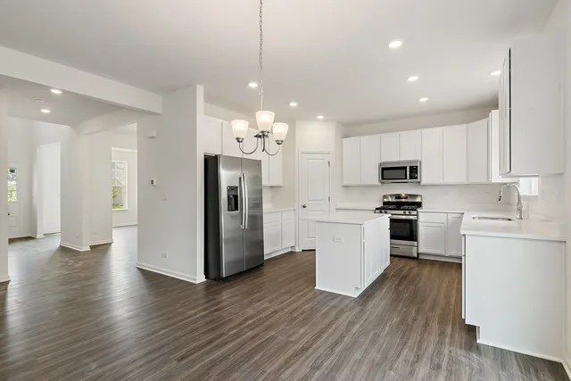 $479,990 | 32012 Savannah Drive, Lakemoor, IL 60051