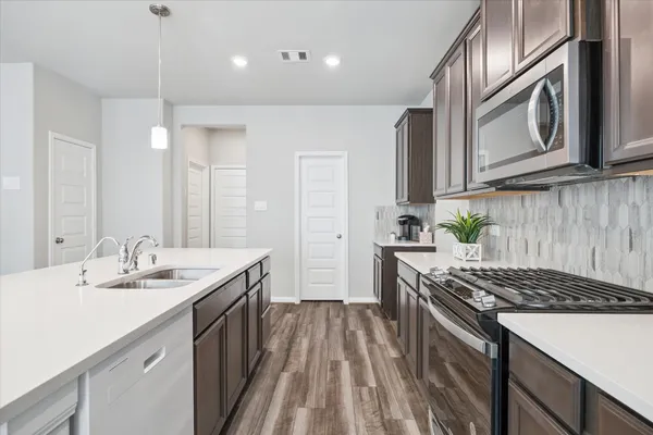 $2,399 | 1514 Lakeline Oak Drive, Houston, TX 77084