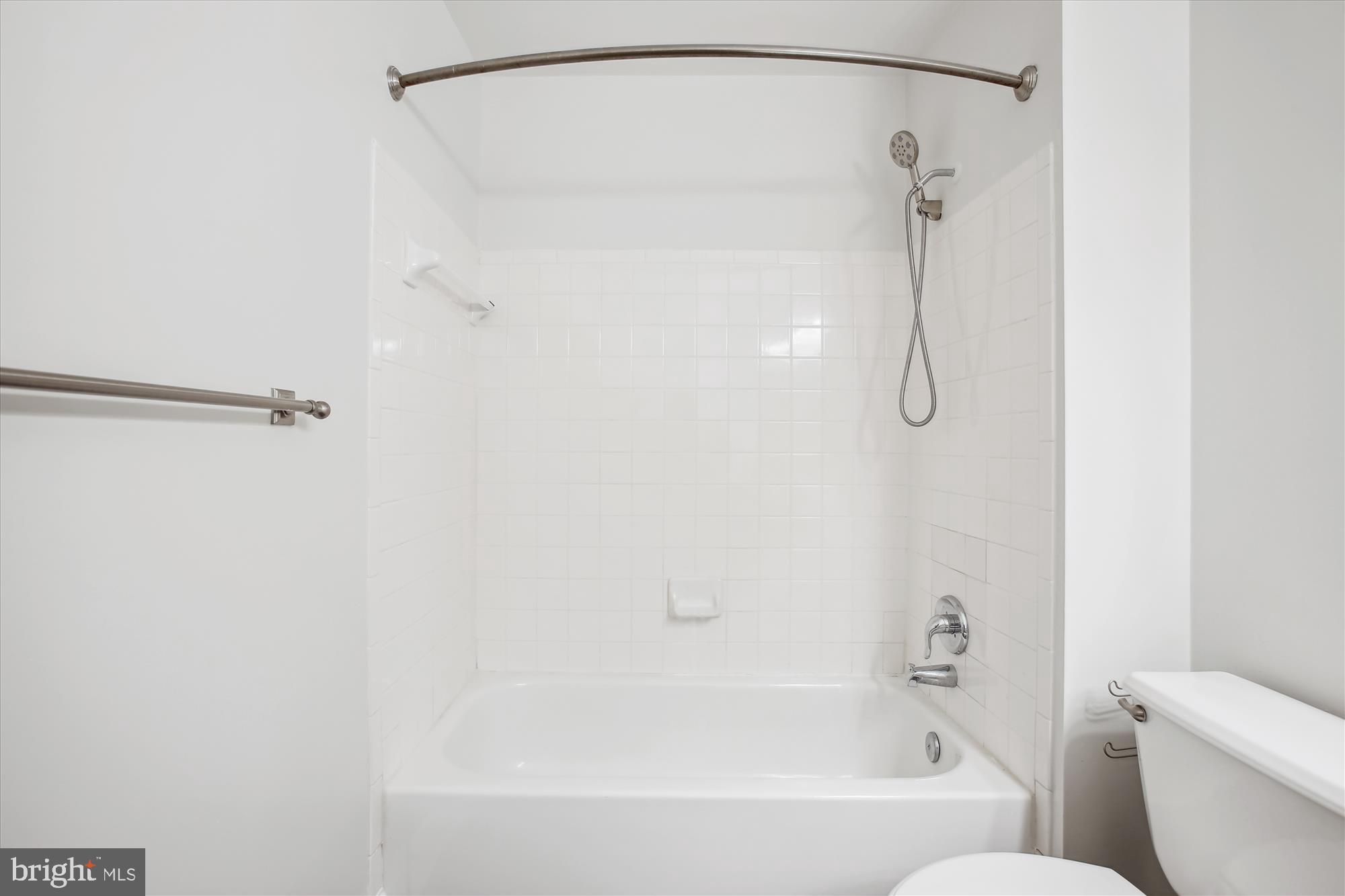 5575 Seminary Road, Unit 201 Falls Church, VA 22041 - Photo 29 of 46 Bath