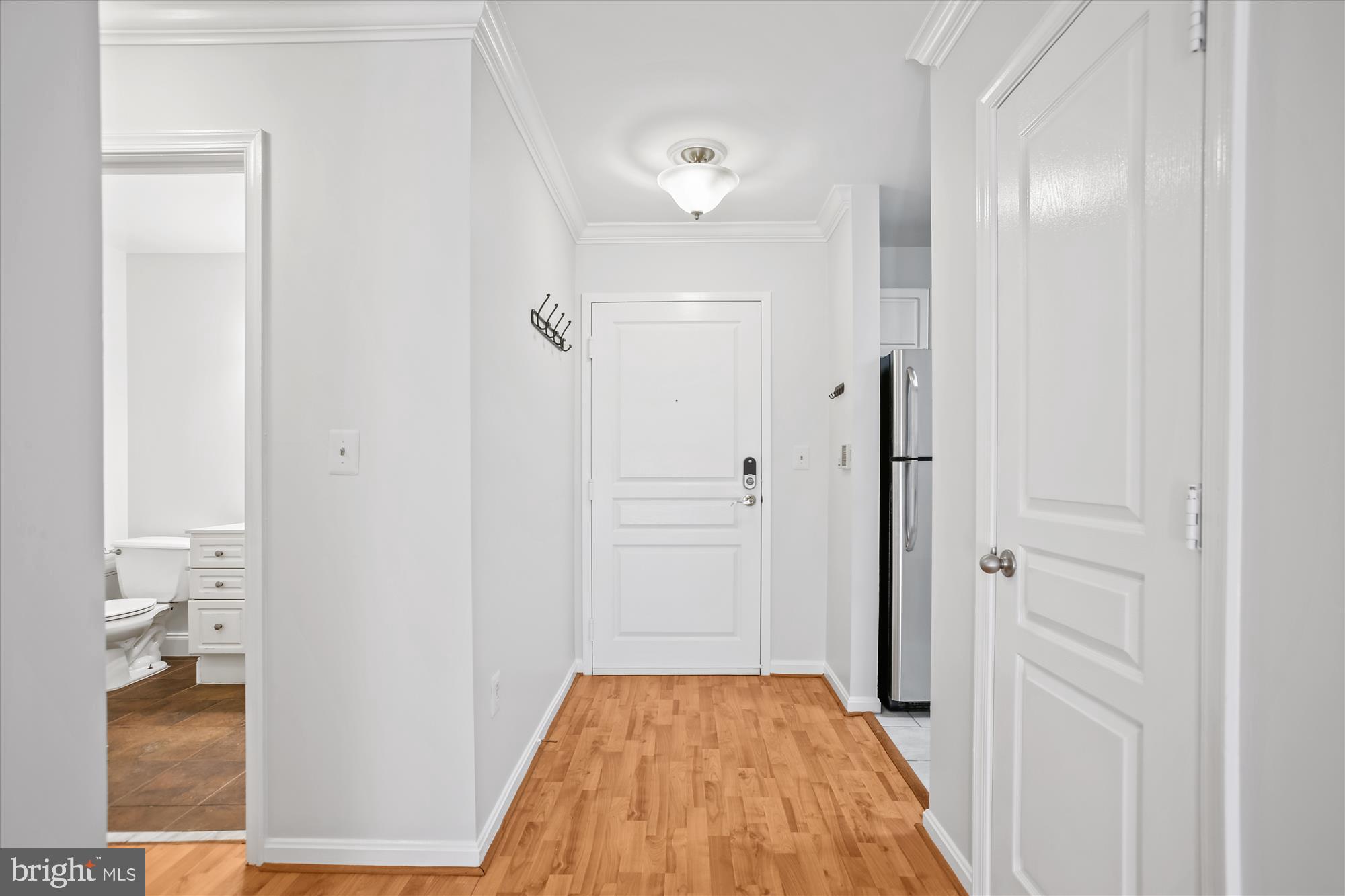 5575 Seminary Road, Unit 201 Falls Church, VA 22041 - Photo 4 of 46 Entry