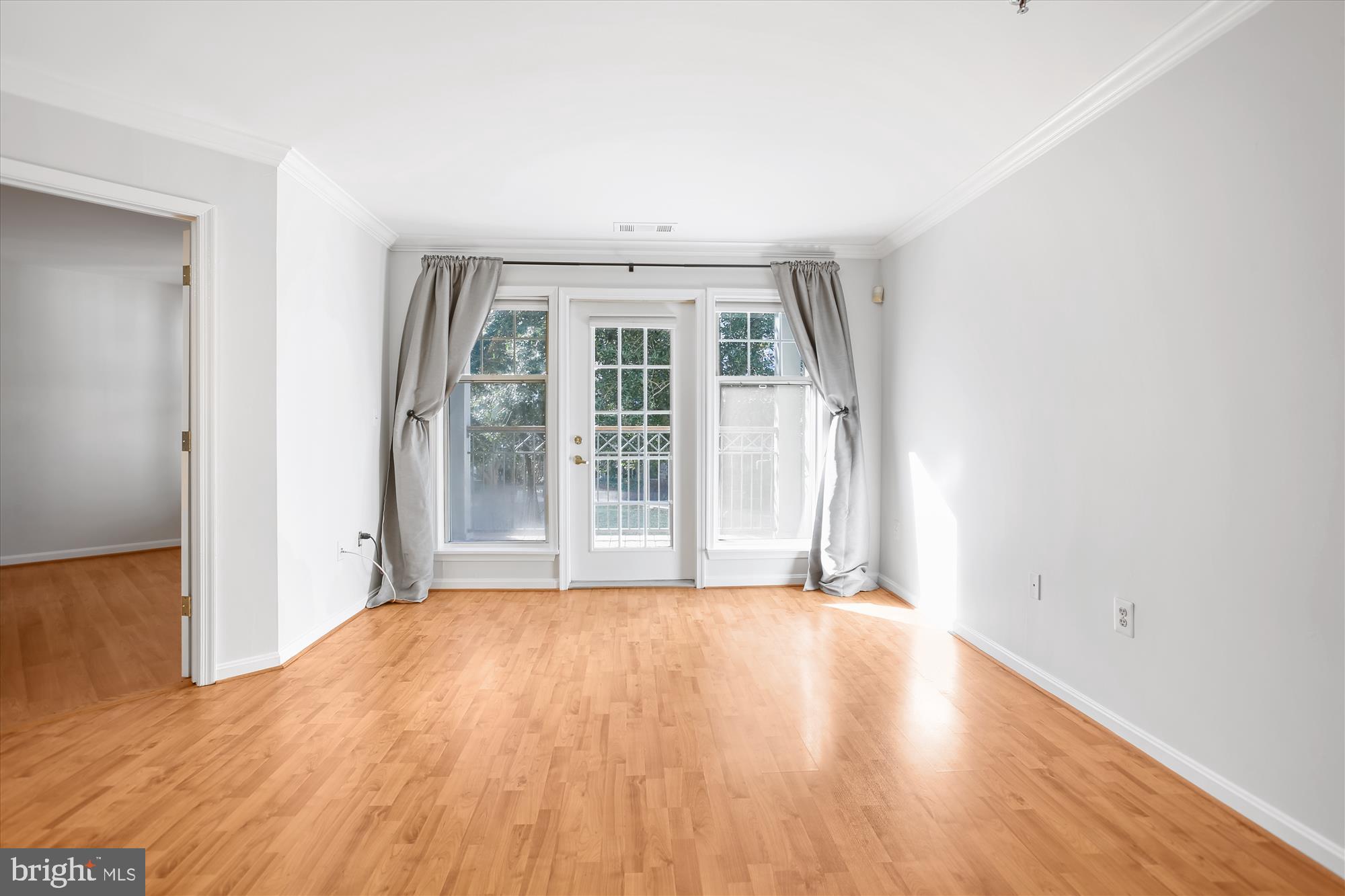 5575 Seminary Road, Unit 201 Falls Church, VA 22041 - Photo 7 of 46 Living Room