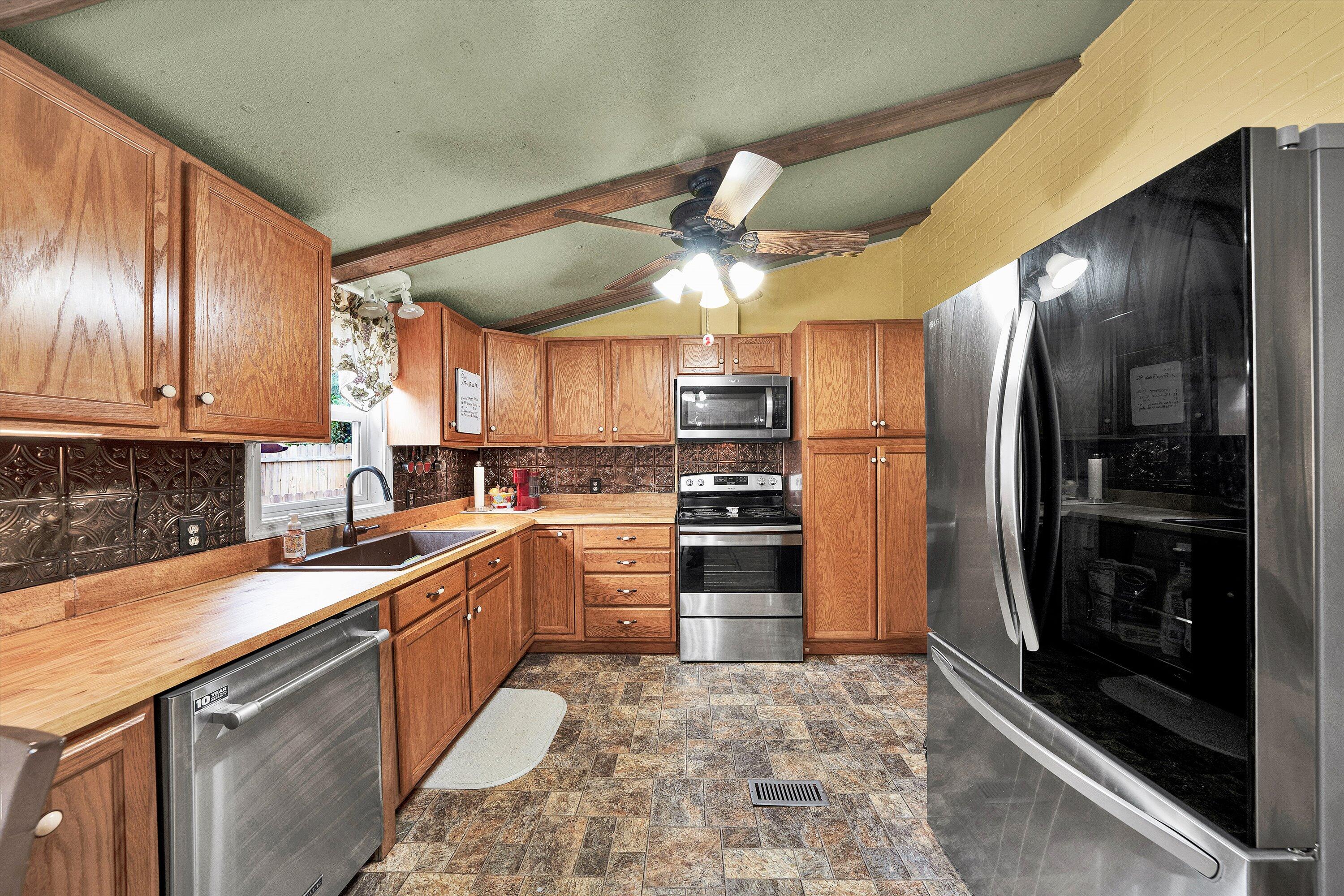 5184 North W River Road Salem, VA 24153 - Photo 16 of 48 15-DSC00028