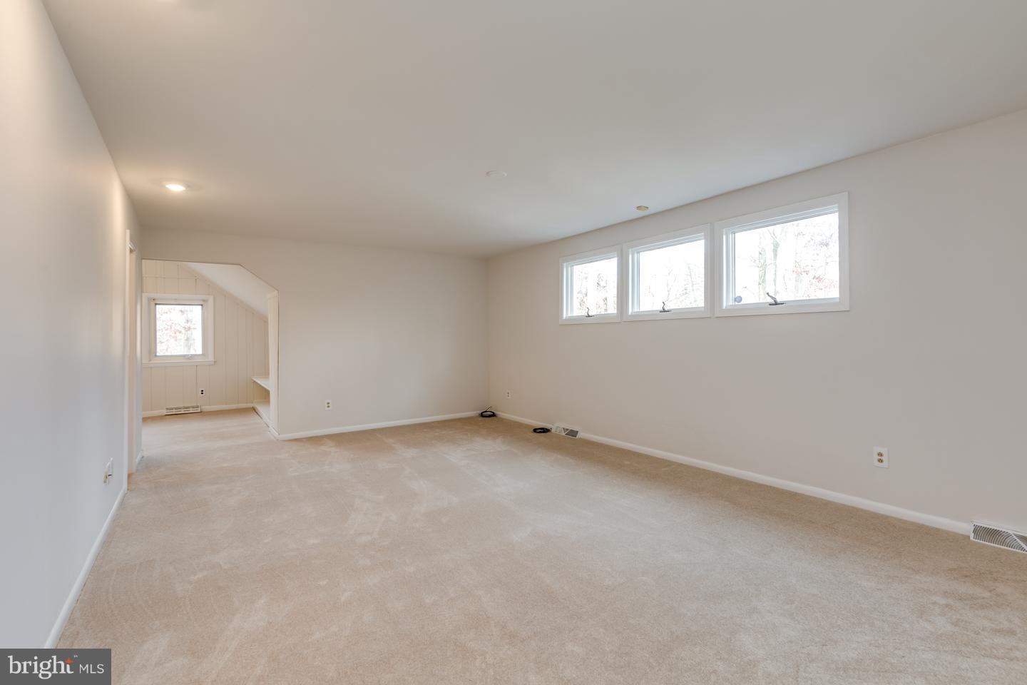 102 White Oak Road Cherry Hill, NJ 08034 - Photo 28 of 44 Gallery Image 28