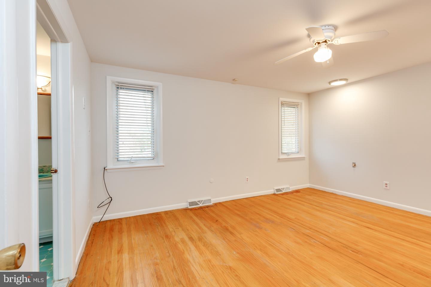 102 White Oak Road Cherry Hill, NJ 08034 - Photo 34 of 44 Gallery Image 34