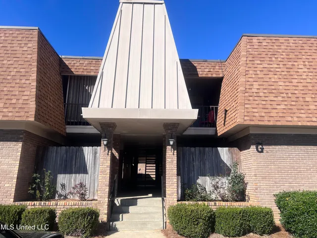 $120,000 | 5155 Wayneland Drive, Unit G1, Jackson, MS 39211