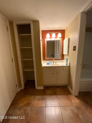 $120,000 | 5155 Wayneland Drive, Unit G1, Jackson, MS 39211