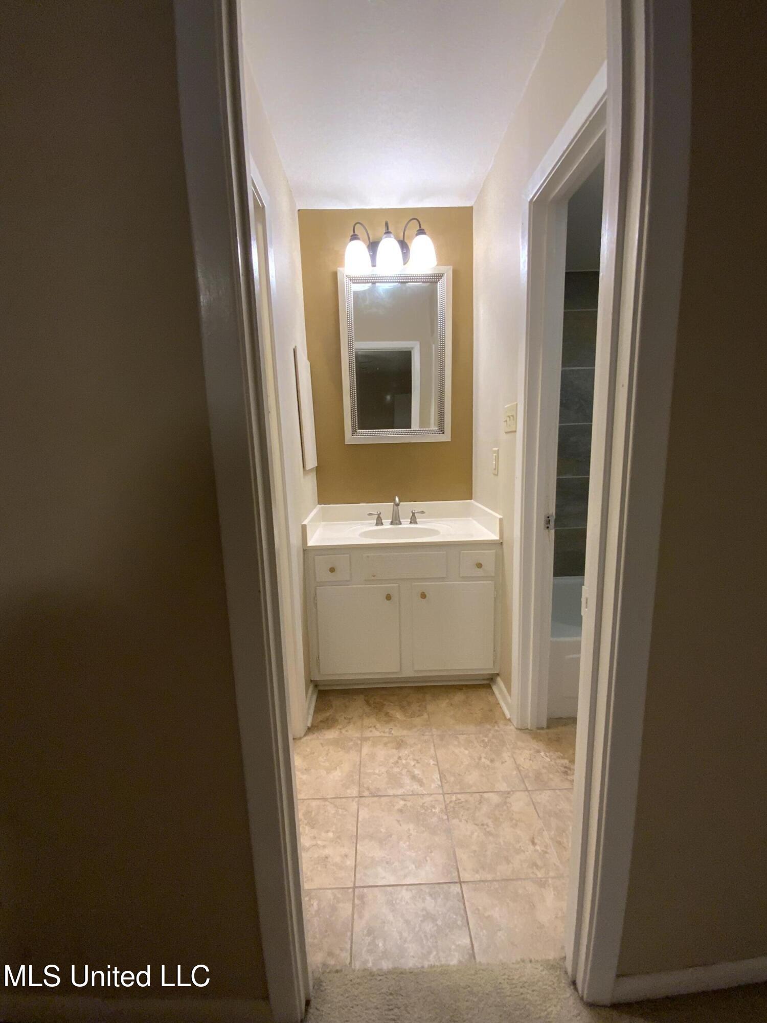 5155 Wayneland Drive, Unit G1 Jackson, MS 39211 - Photo 16 of 25 9DB0C3C0-CE93-494E-944E-2234D5038565