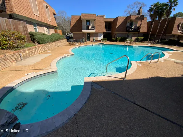 $120,000 | 5155 Wayneland Drive, Unit G1, Jackson, MS 39211