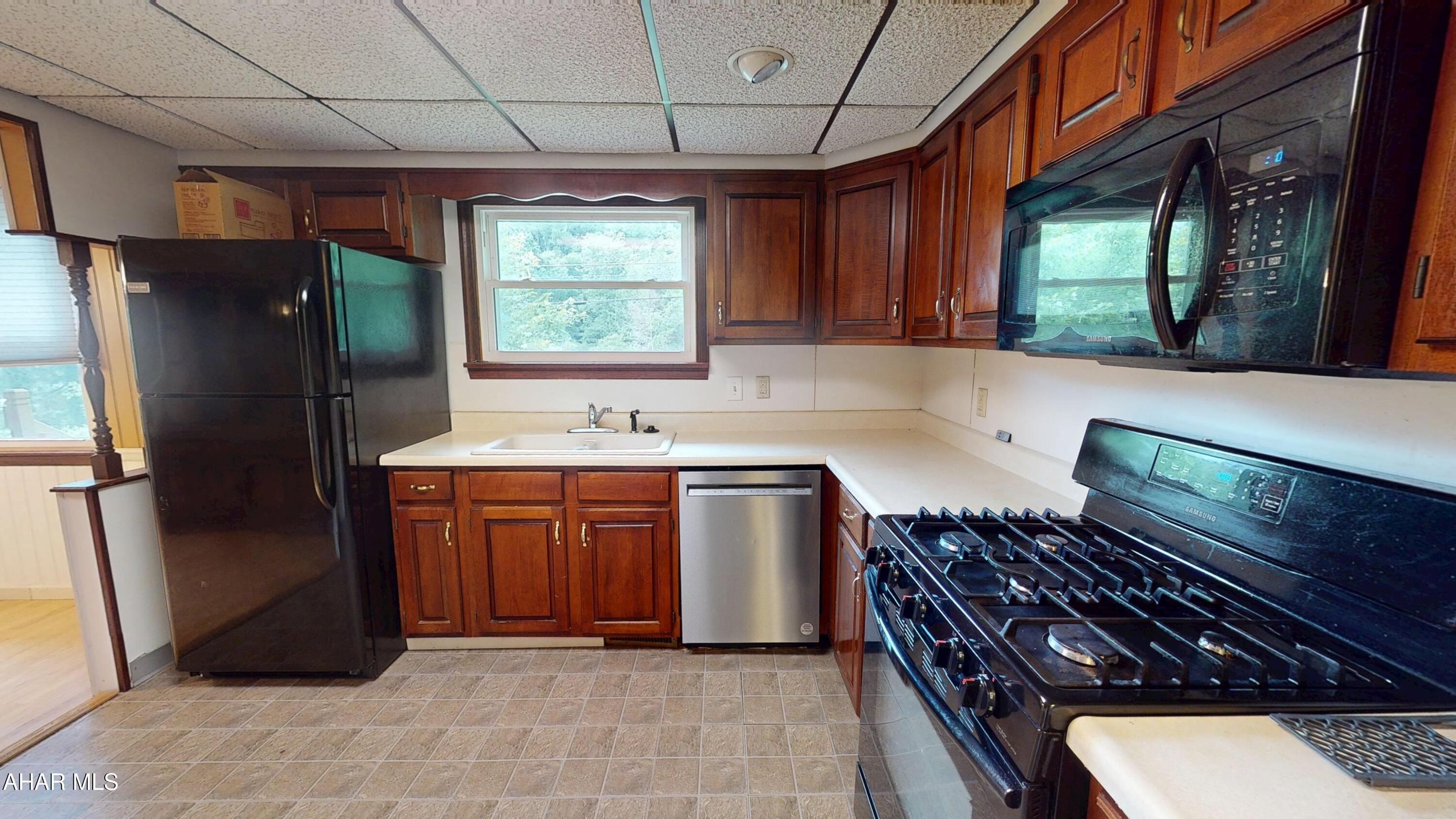 315 Munster Road Portage, PA 15946 - Photo 13 of 36