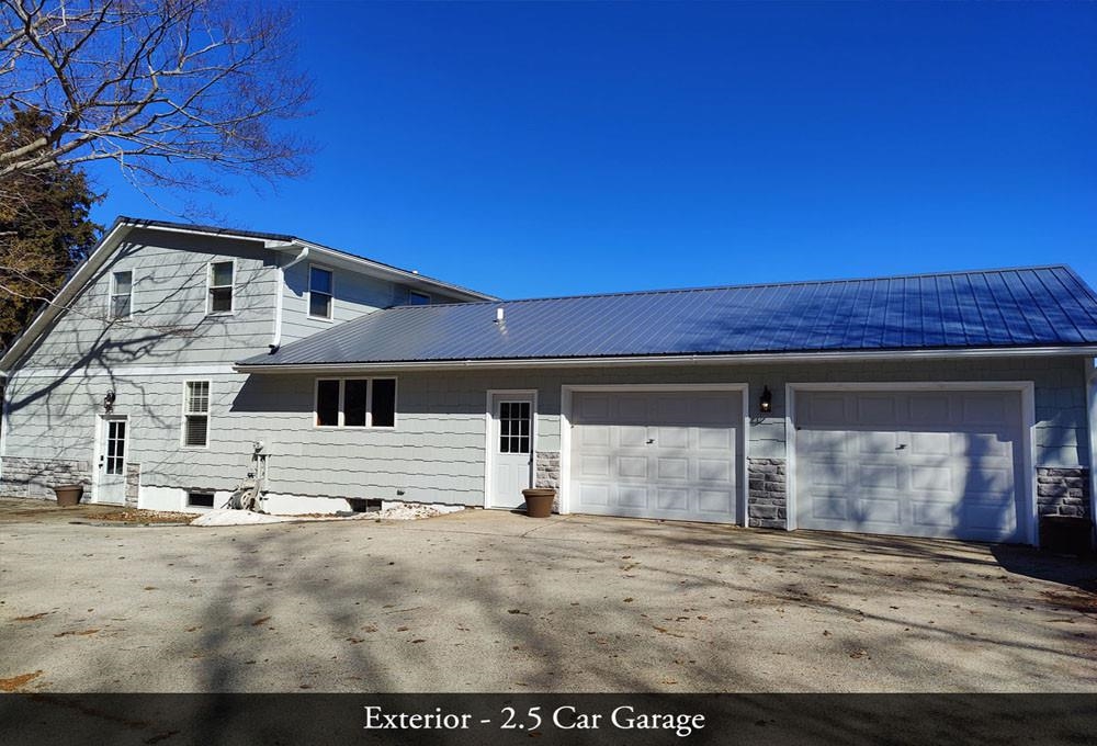 N2890 Lakeshore Road Kewaunee, WI 54216 - Photo 2 of 26