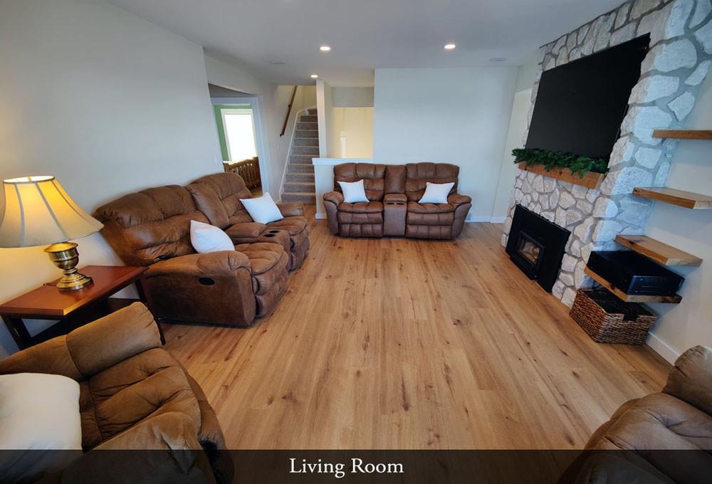 N2890 Lakeshore Road Kewaunee, WI 54216 - Photo 6 of 26