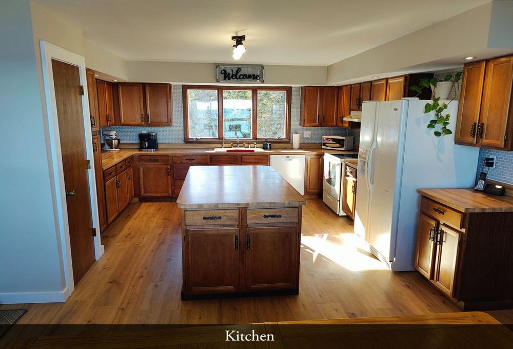 N2890 Lakeshore Road Kewaunee, WI 54216 - Photo 8 of 26