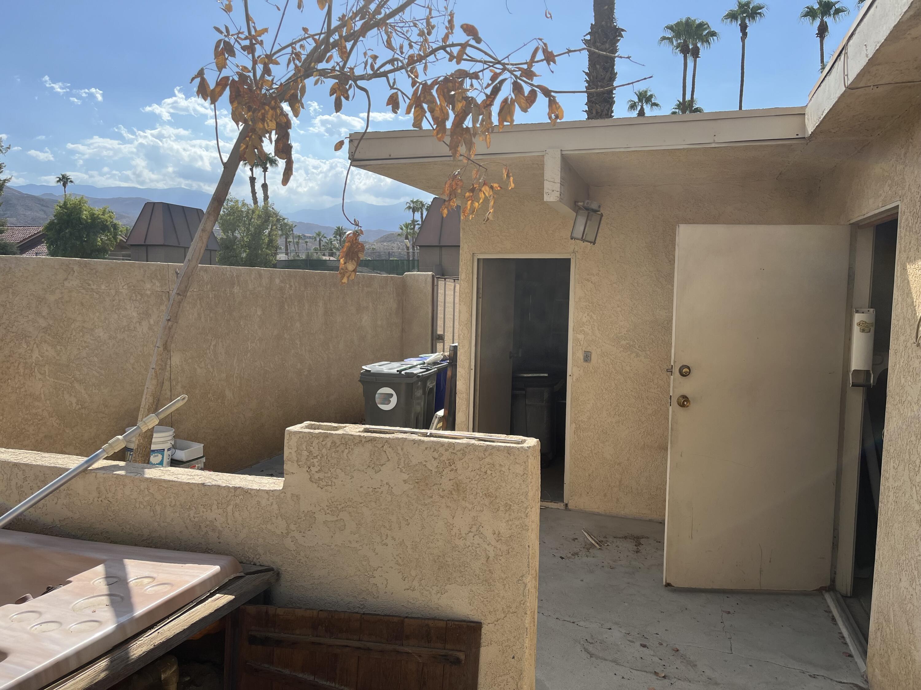 37520 Da Vall Drive Rancho Mirage, CA 92270 - Photo 19 of 23 a close view of a sink