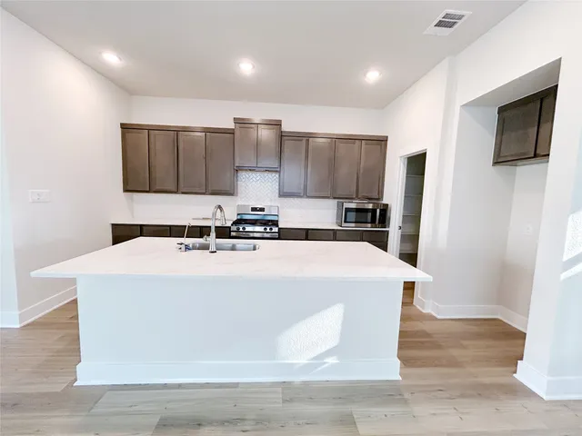 $489,000 | 6007 Churchill Spgs Lane, Fulshear, TX 77441