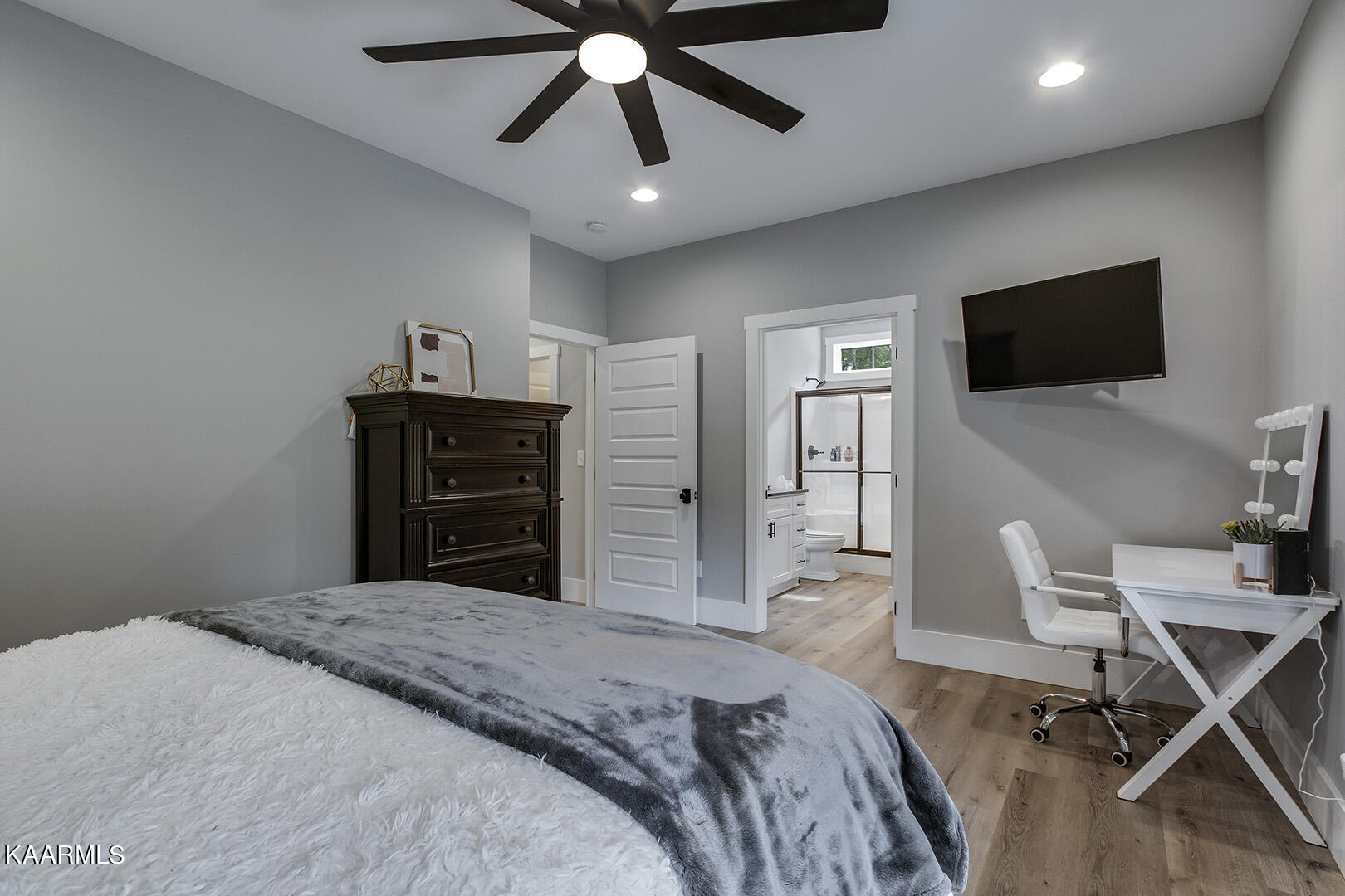 3681 Buttermilk Road West Kingston, TN 37763 - Photo 23 of 46 23_ButtermilkRoadW_3681_Bedroom3_02