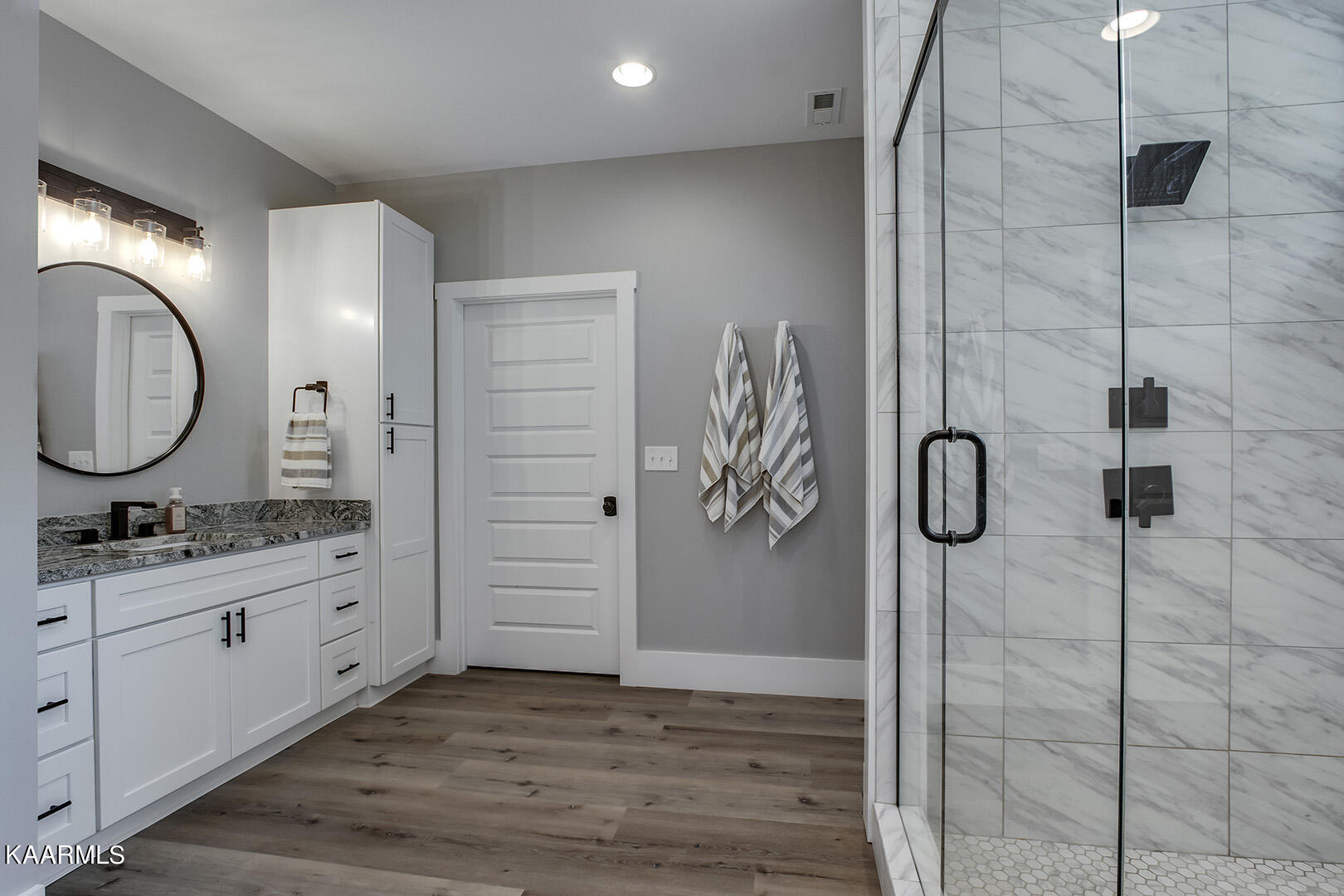 3681 Buttermilk Road West Kingston, TN 37763 - Photo 30 of 46 30_ButtermilkRoadW_3681_MasterBath02