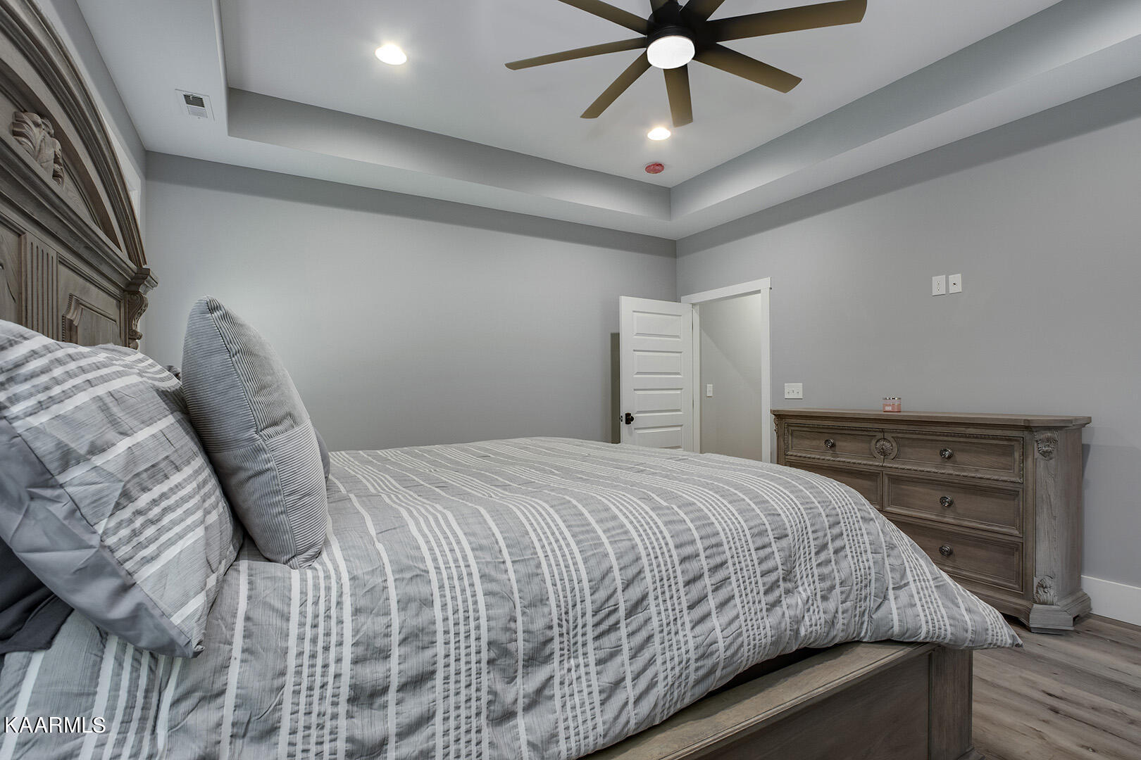 3681 Buttermilk Road West Kingston, TN 37763 - Photo 31 of 46 31_ButtermilkRoadW_3681_MasterBedroom02