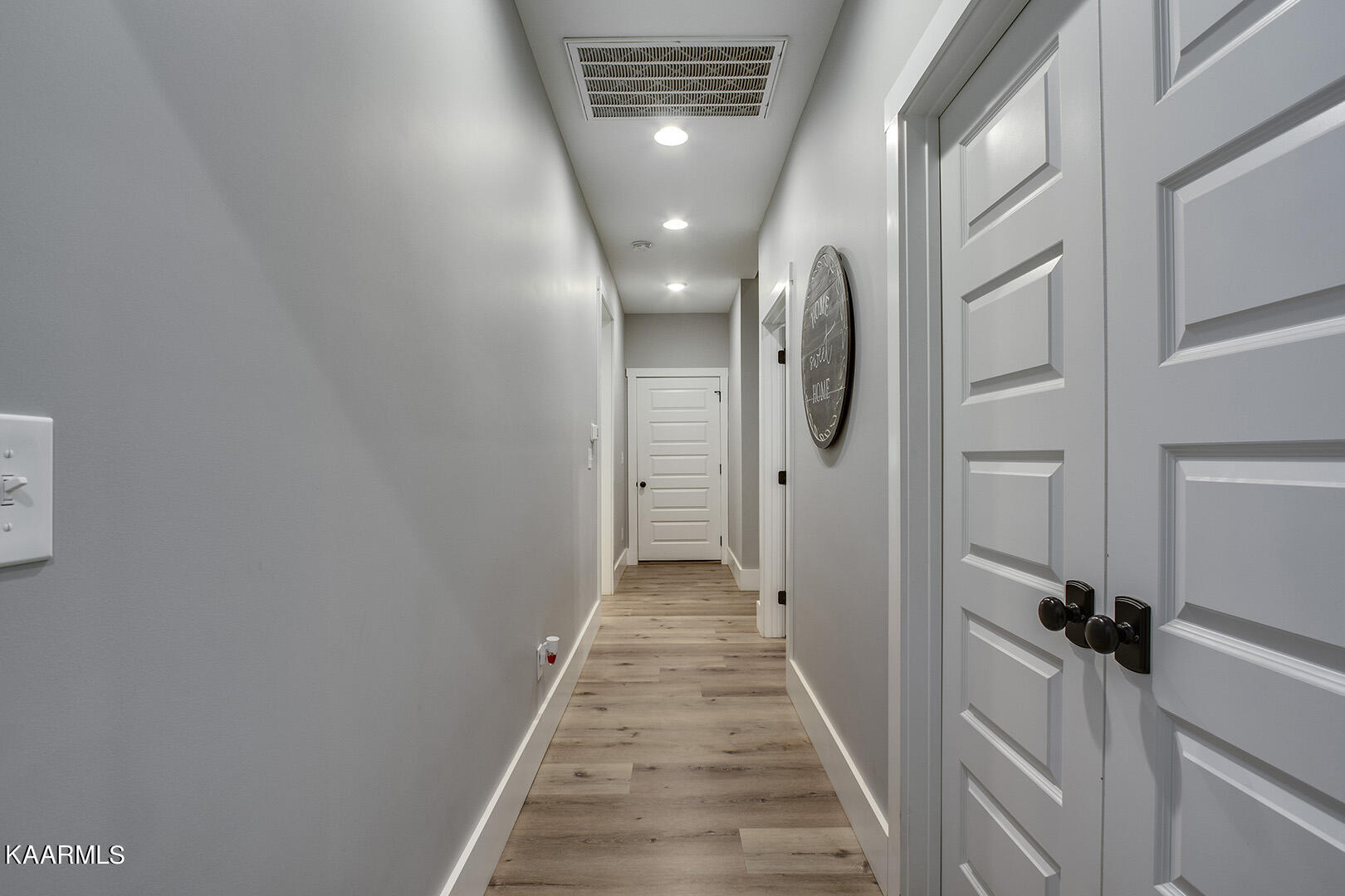 3681 Buttermilk Road West Kingston, TN 37763 - Photo 32 of 46 32_ButtermilkRoadW_3681_MasterHall02