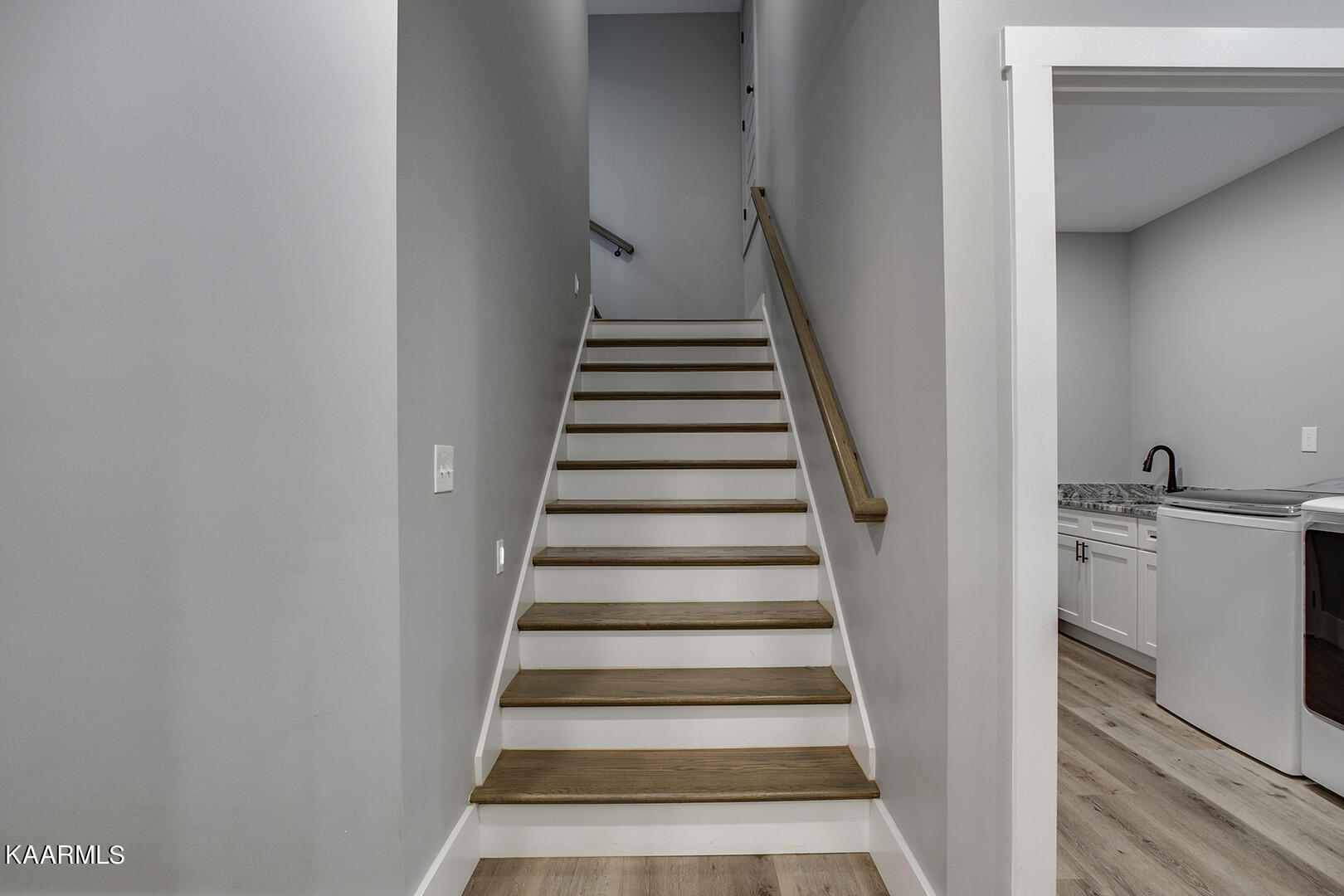 3681 Buttermilk Road West Kingston, TN 37763 - Photo 34 of 46 34_ButtermilkRoadW_3681_StairsUp