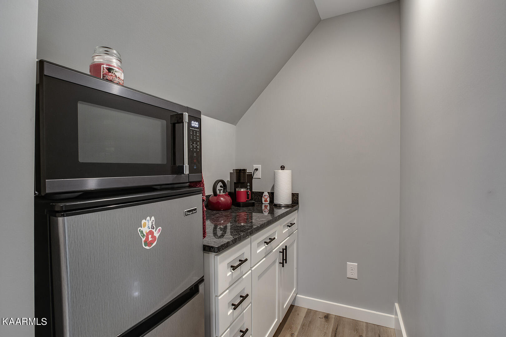 3681 Buttermilk Road West Kingston, TN 37763 - Photo 39 of 46 39_ButtermilkRoadW_3681_Kitchenette