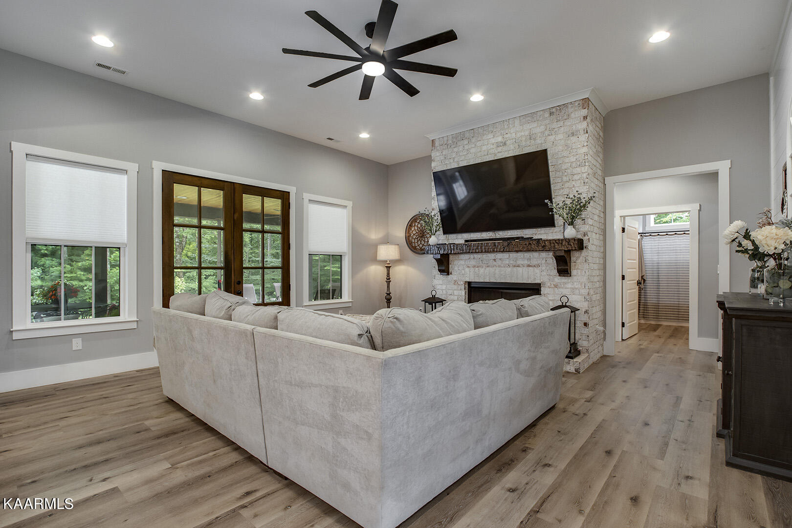 3681 Buttermilk Road West Kingston, TN 37763 - Photo 6 of 46 06_ButtermilkRoadW_3681_Living01