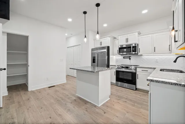 $2,000 | 1680 Heritage Drive, Clarksville, TN 37043