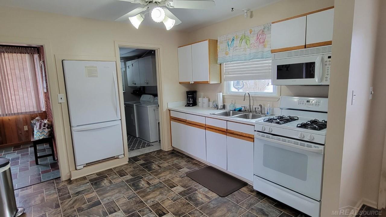 7506 Cardinal Road Lexington, MI 48450 - Photo 7 of 21 50098213-6.JPG
