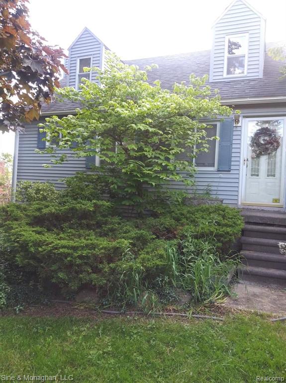 28391 Rollcrest Road Farmington Hills, MI 48334 - Photo 3 of 7