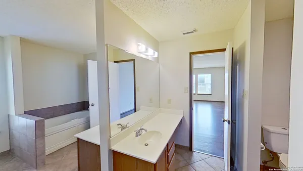 $2,110 | 2547 Smokey Creek, Schertz, TX 78154