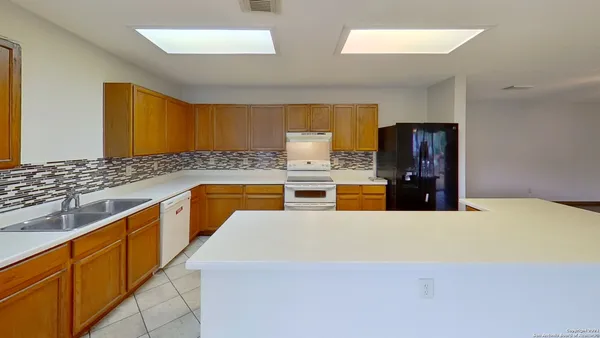 $2,110 | 2547 Smokey Creek, Schertz, TX 78154