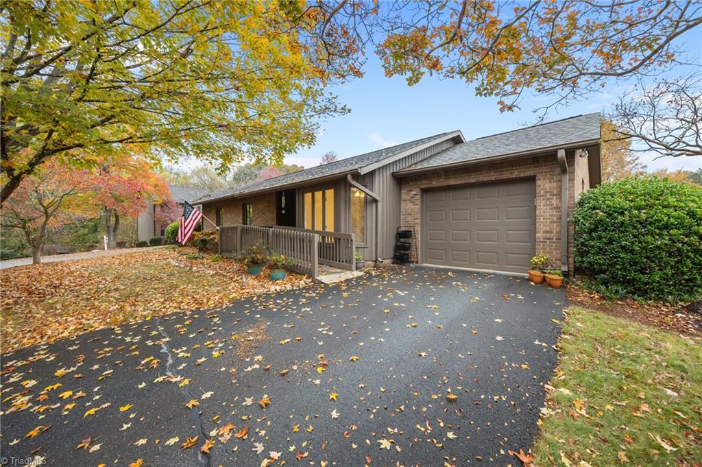 116 Briar Ridge Circle Winston-Salem, NC 27104 - Photo 2 of 33