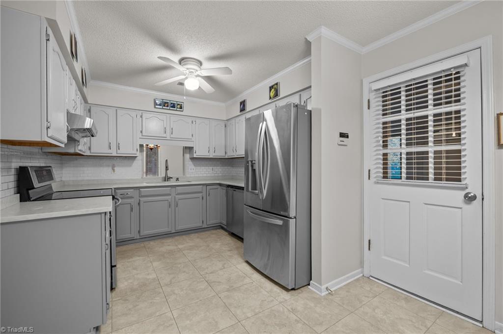 116 Briar Ridge Circle Winston-Salem, NC 27104 - Photo 4 of 33