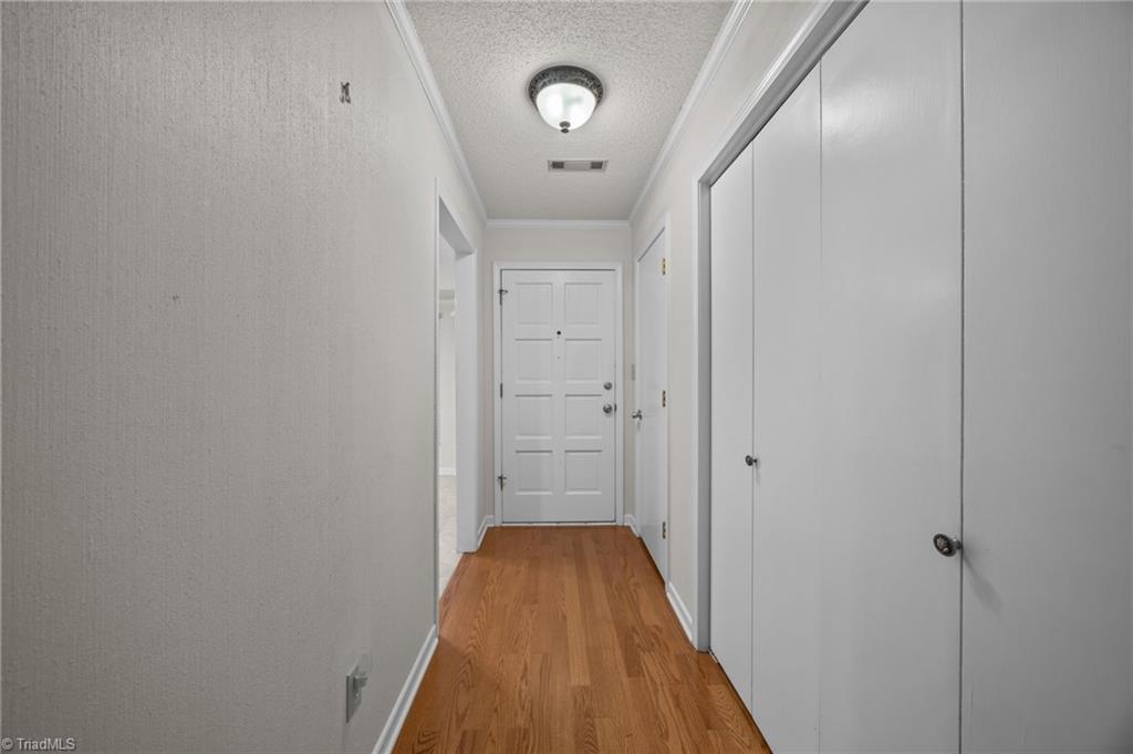 116 Briar Ridge Circle Winston-Salem, NC 27104 - Photo 9 of 33