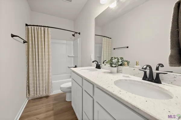 $279,900 | 23199 Harlington Drive, Denham Springs, LA 70726