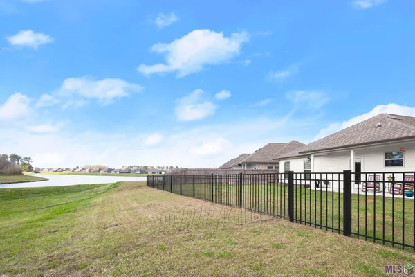 $279,900 | 23199 Harlington Drive, Denham Springs, LA 70726
