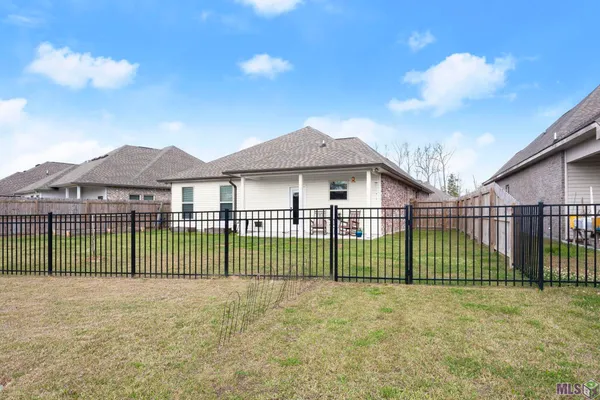 $279,900 | 23199 Harlington Drive, Denham Springs, LA 70726