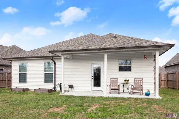 $279,900 | 23199 Harlington Drive, Denham Springs, LA 70726