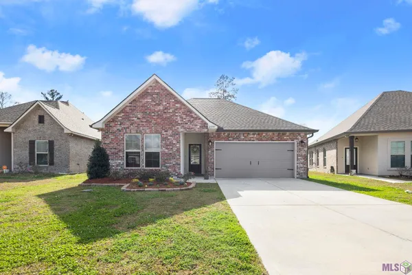 $279,900 | 23199 Harlington Drive, Denham Springs, LA 70726