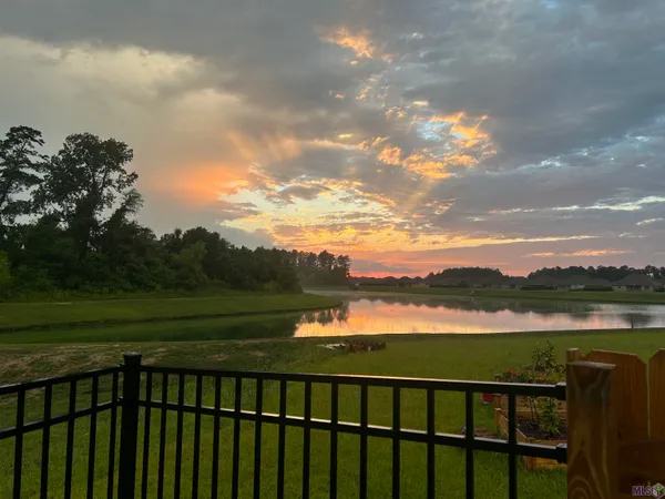 $279,900 | 23199 Harlington Drive, Denham Springs, LA 70726