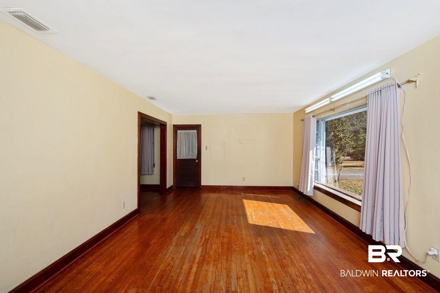 4162 Government Boulevard Mobile, AL 36693 - Photo 4 of 20