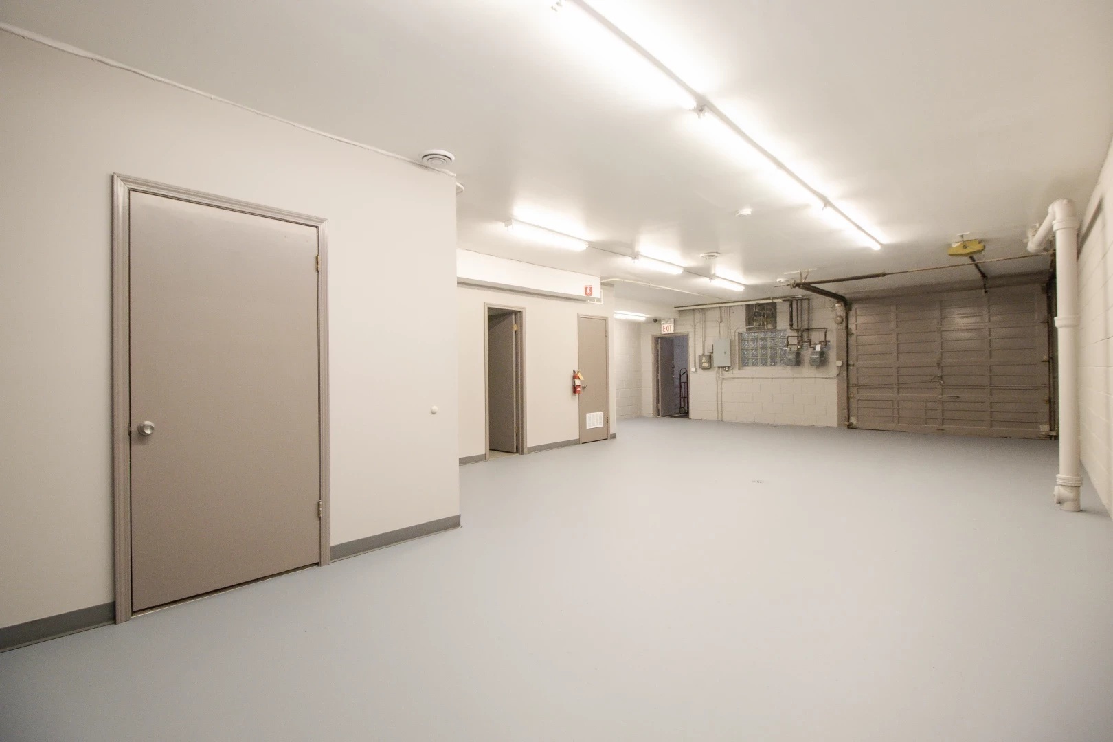 2919 West Irving Park Road Chicago, IL 60618 - Photo 7 of 11 a view of a garage