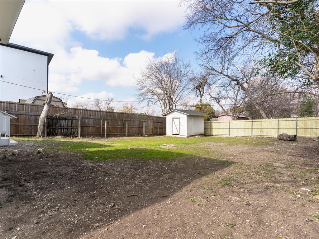 1007 Strickland Street Dallas, TX 75216 - Photo 12 of 21