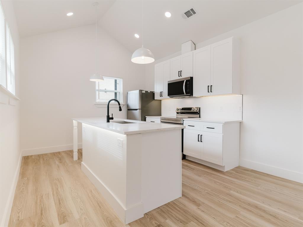 1007 Strickland Street Dallas, TX 75216 - Photo 4 of 21